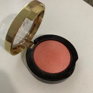 Milani powder blush luminoso